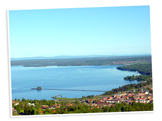 Vy av Rättvik på sommaren
